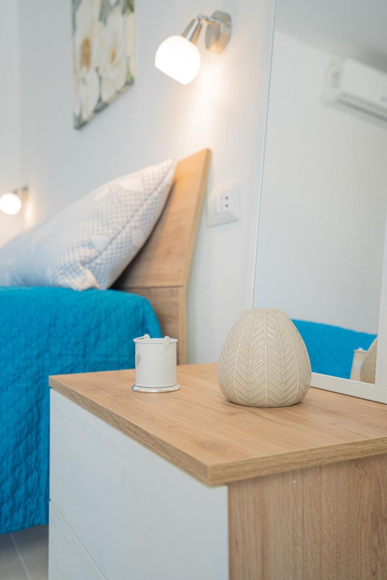 Ambra Holiday Rooms - Rooms & Beach Сан-Теодоро Экстерьер фото